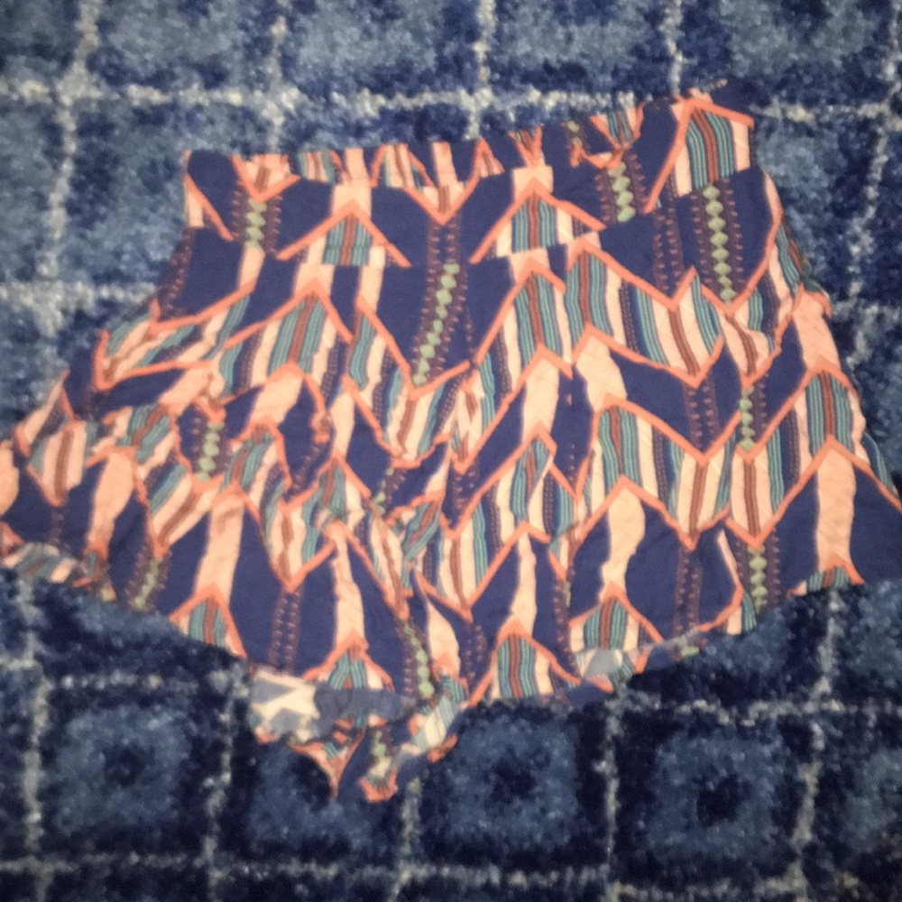 Patterned high waisted shorts